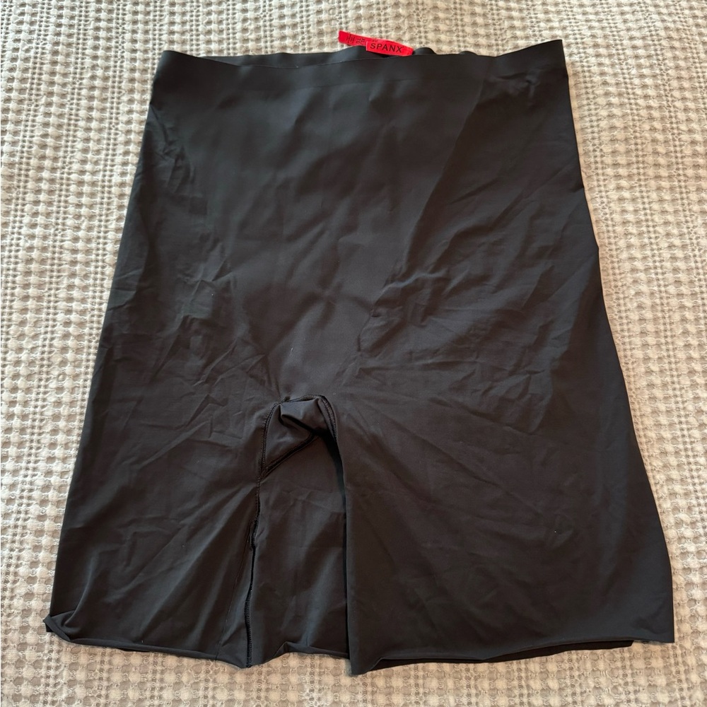SPANX Black Shaping Shorts - XL